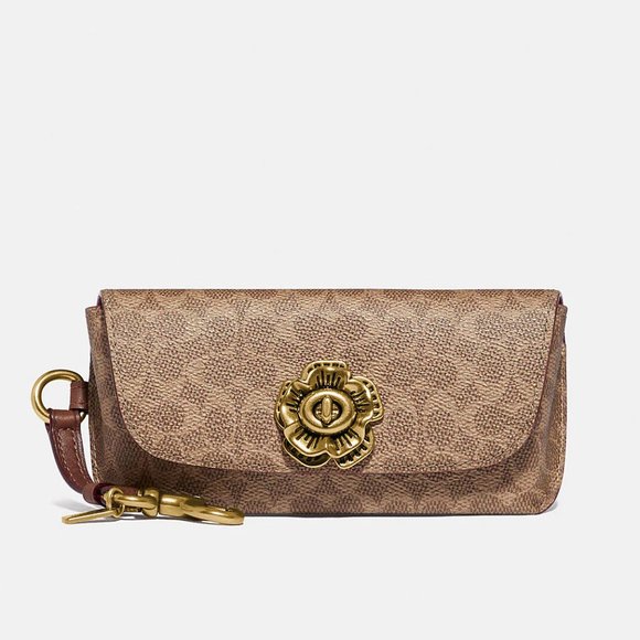 ☀️🥰 Coach Sunglass Case Bag Charm In Signature Canvas - Picture 2 of 11